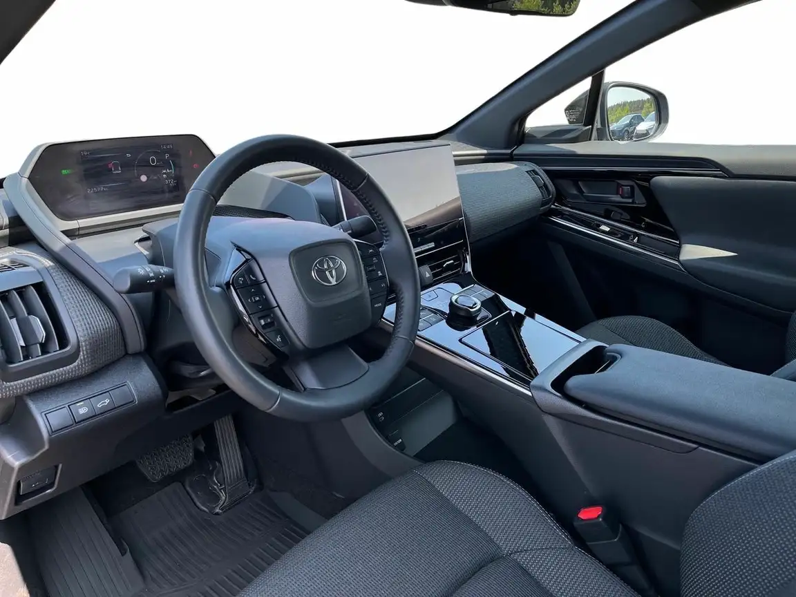 TOYOTA BZ