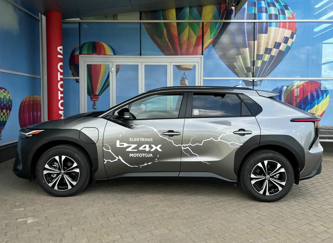 TOYOTA BZ
