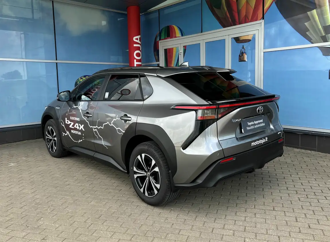 TOYOTA BZ
