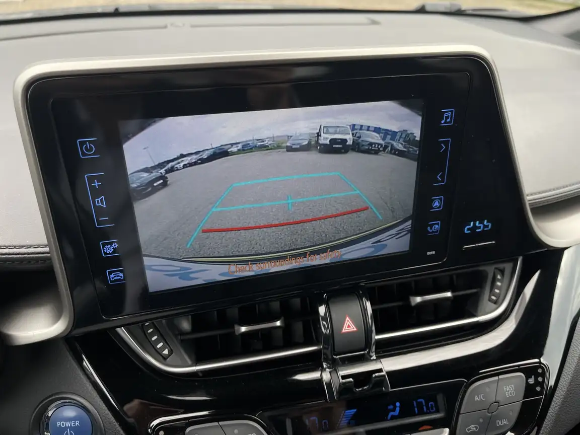 TOYOTA C-HR