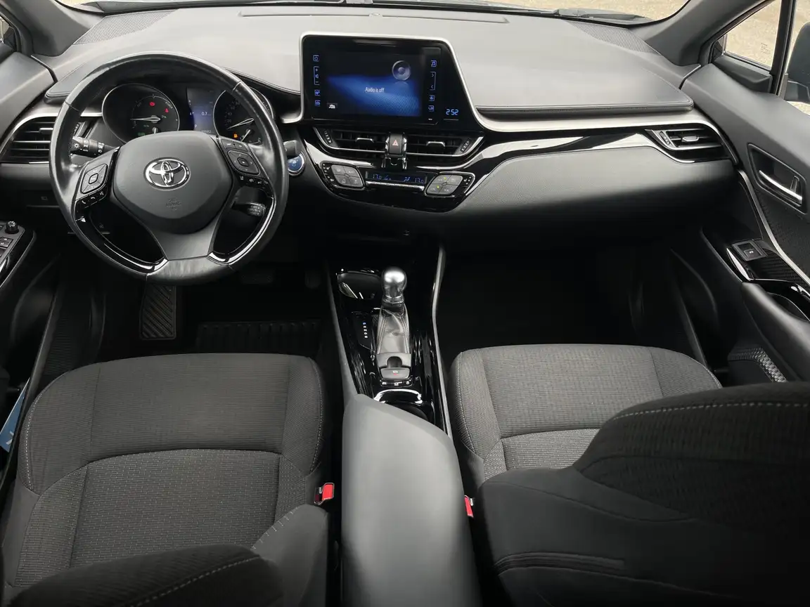 TOYOTA C-HR