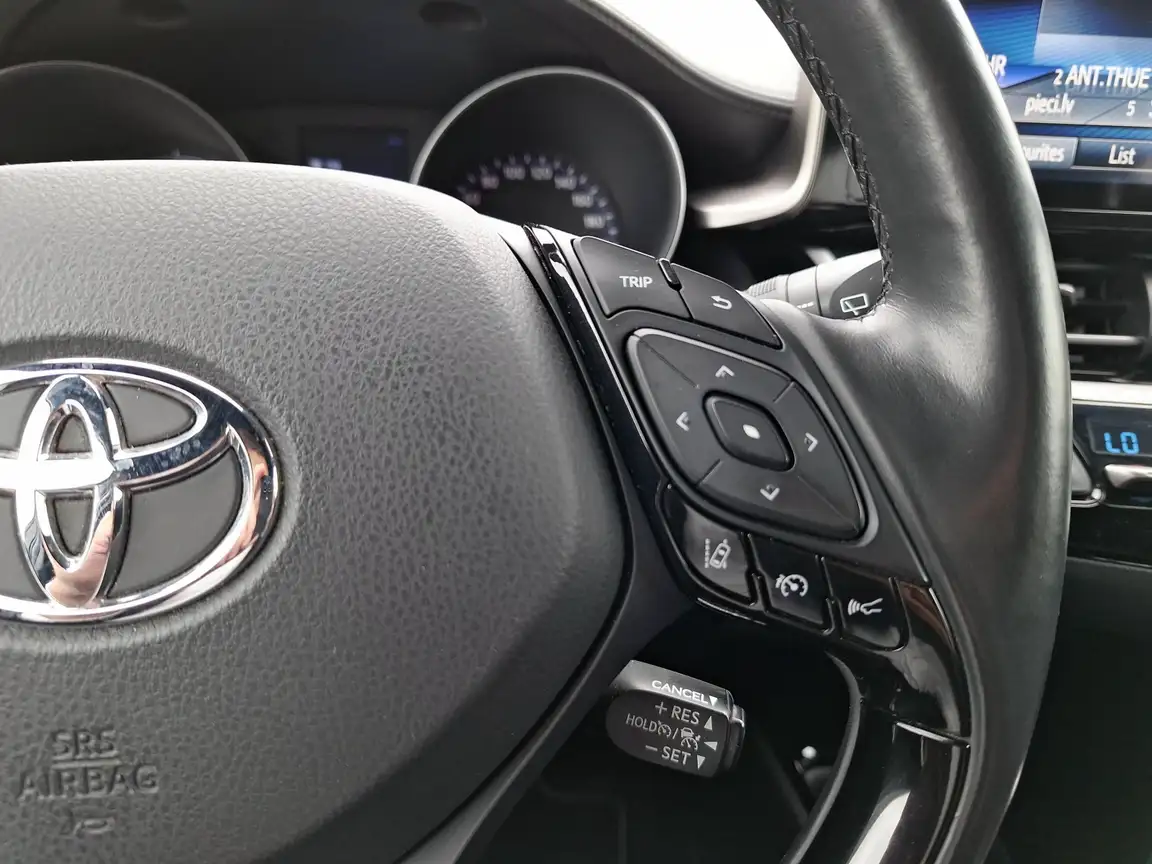 TOYOTA C-HR
