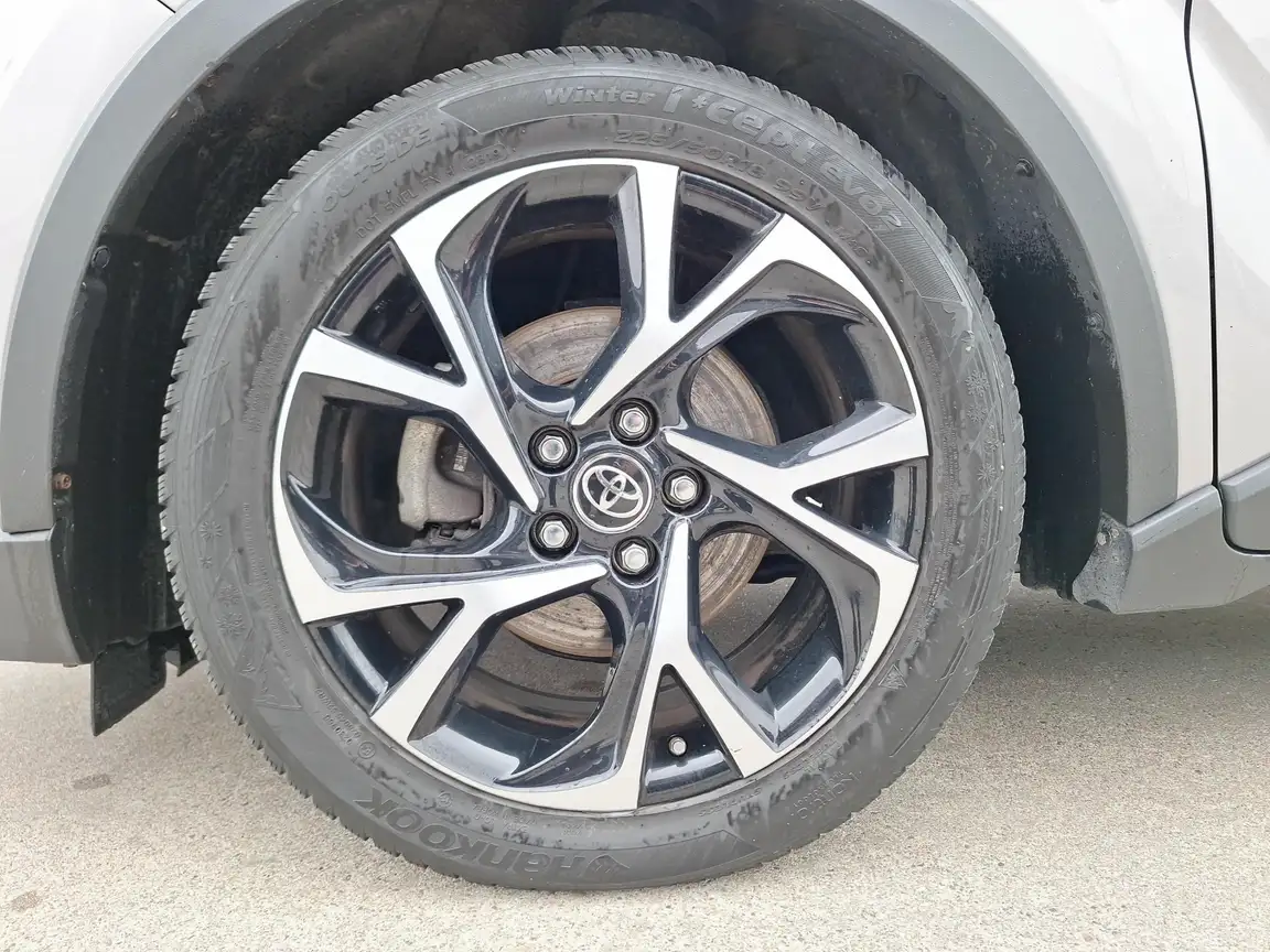 TOYOTA C-HR