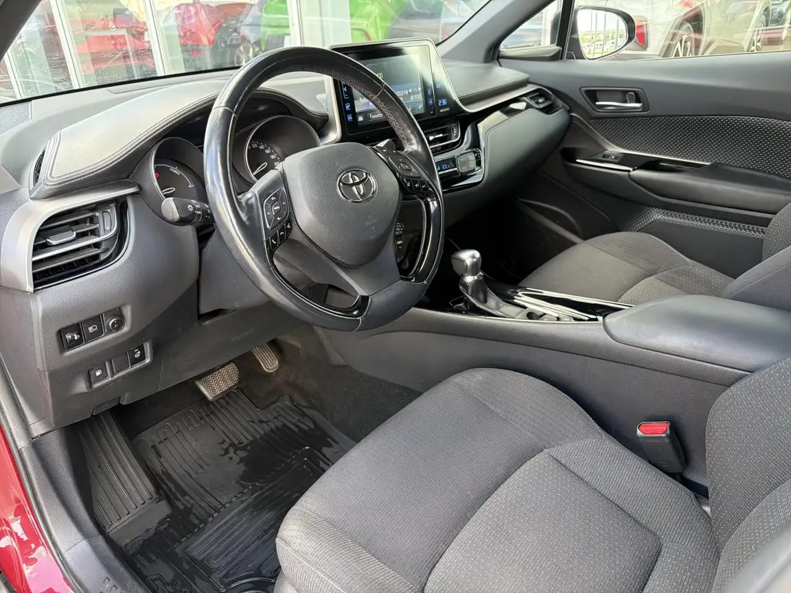 TOYOTA C-HR