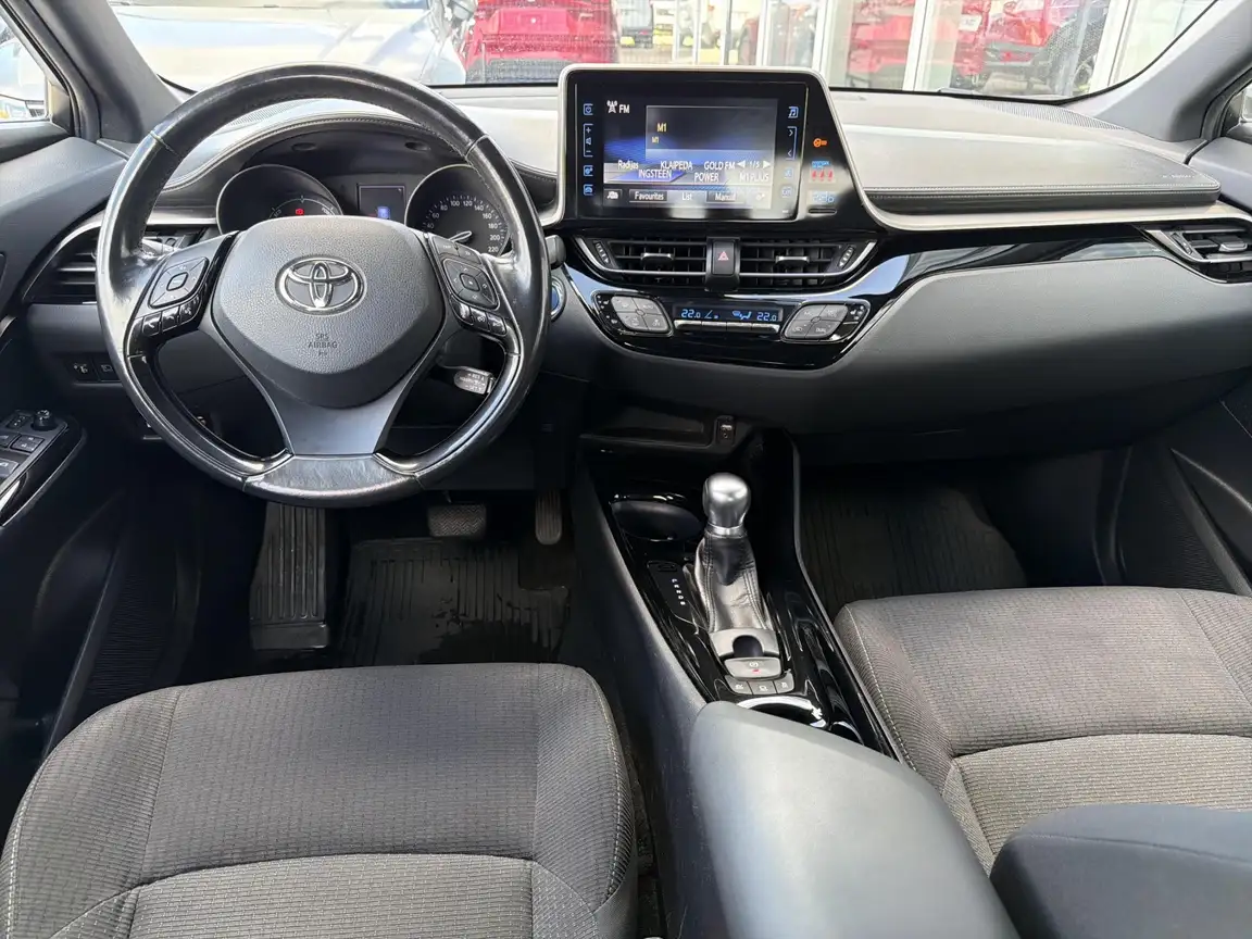 TOYOTA C-HR