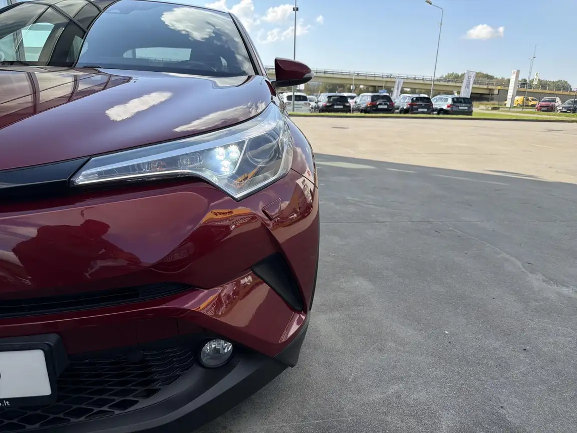 TOYOTA C-HR