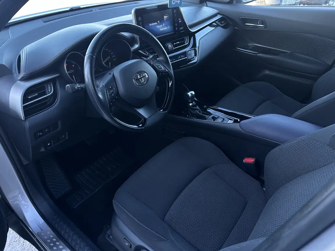 TOYOTA C-HR