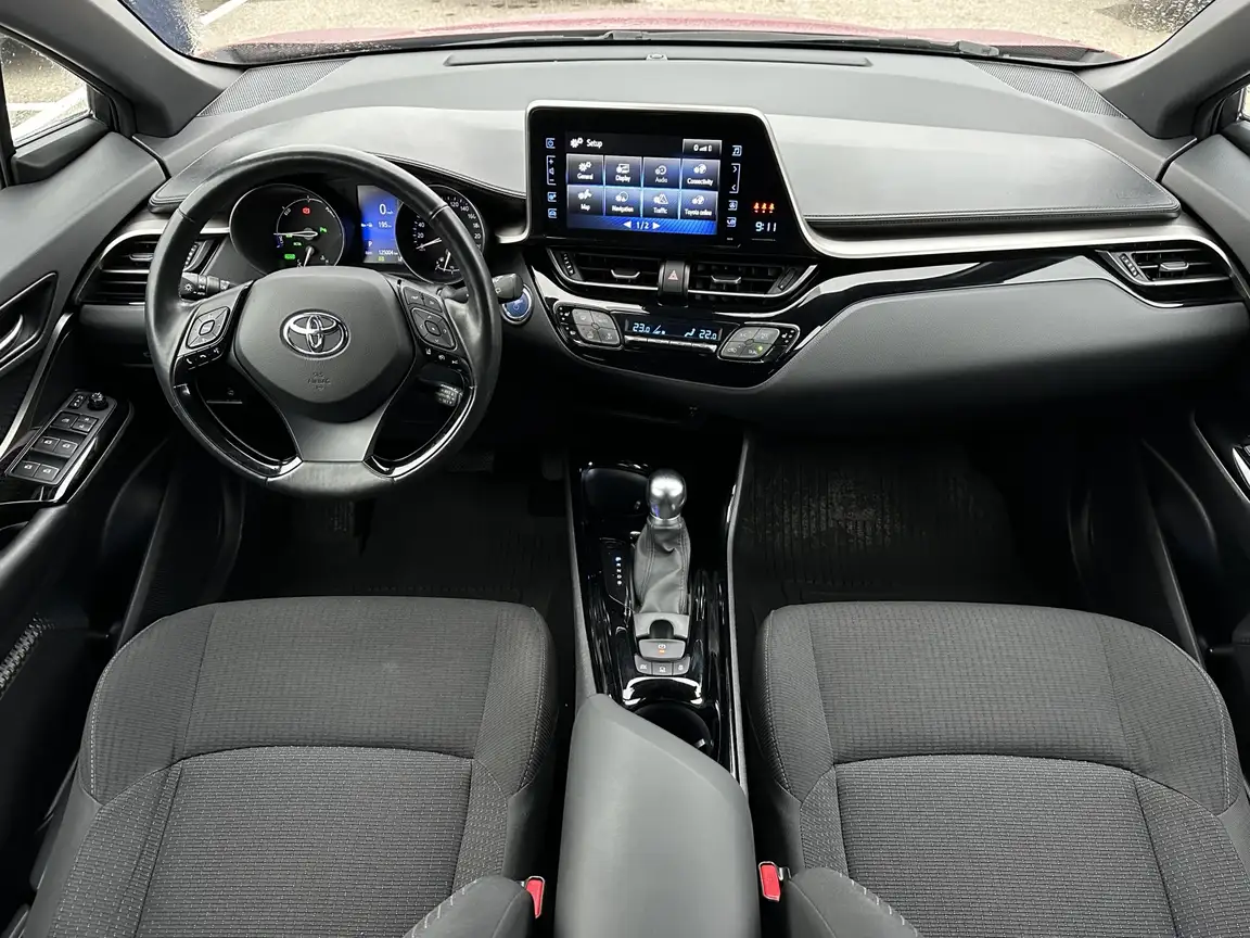 TOYOTA C-HR