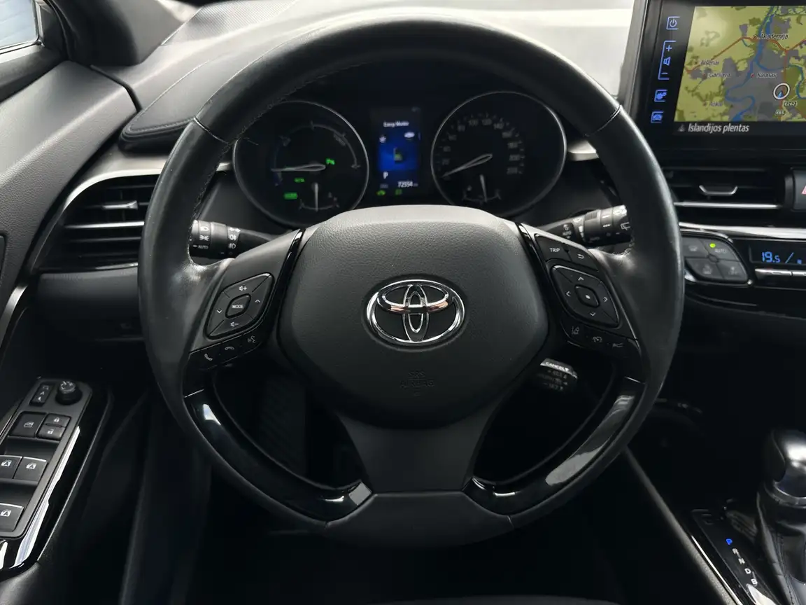 TOYOTA C-HR
