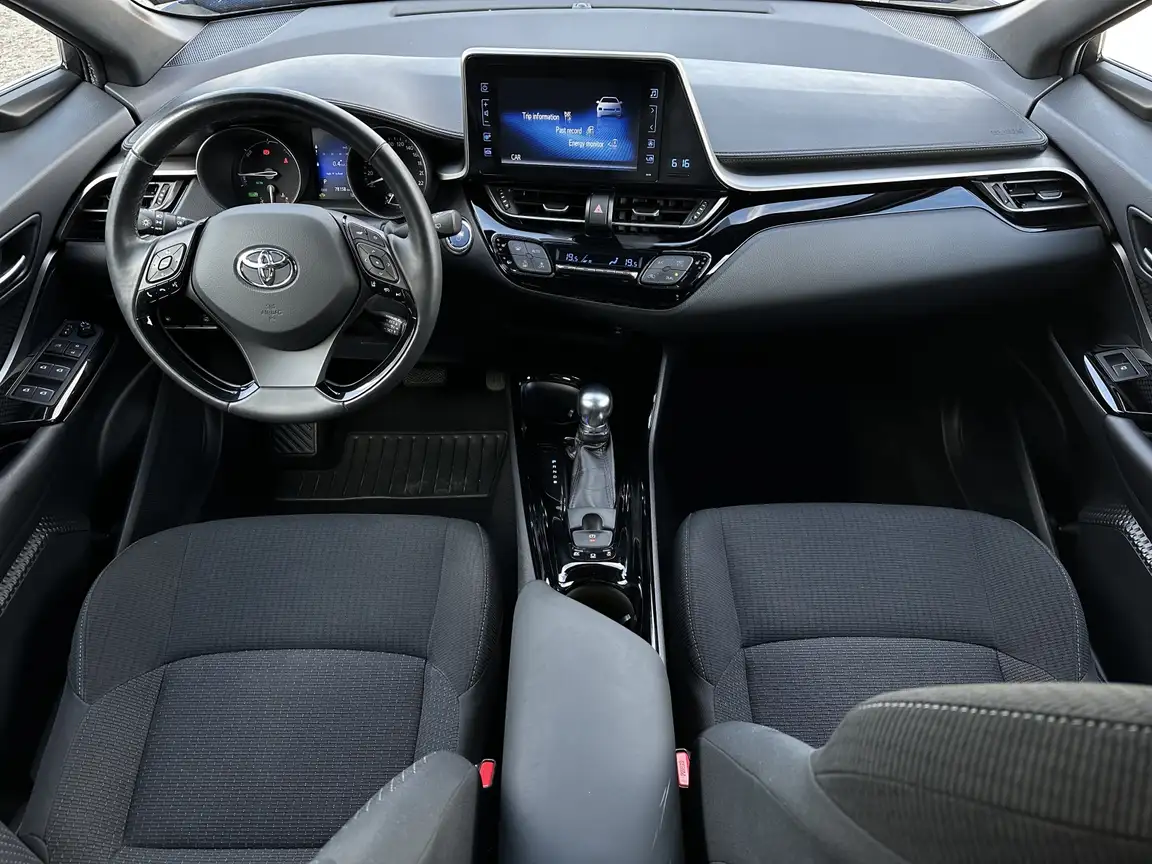 TOYOTA C-HR