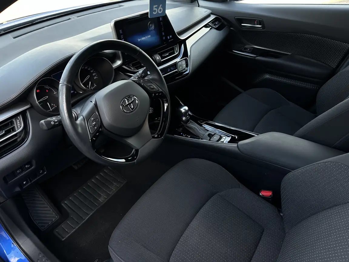 TOYOTA C-HR