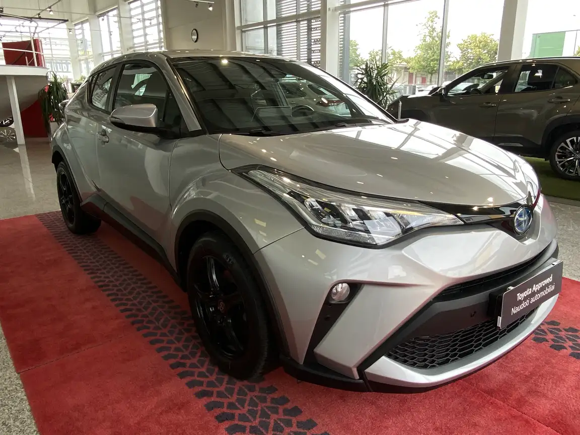 TOYOTA C-HR