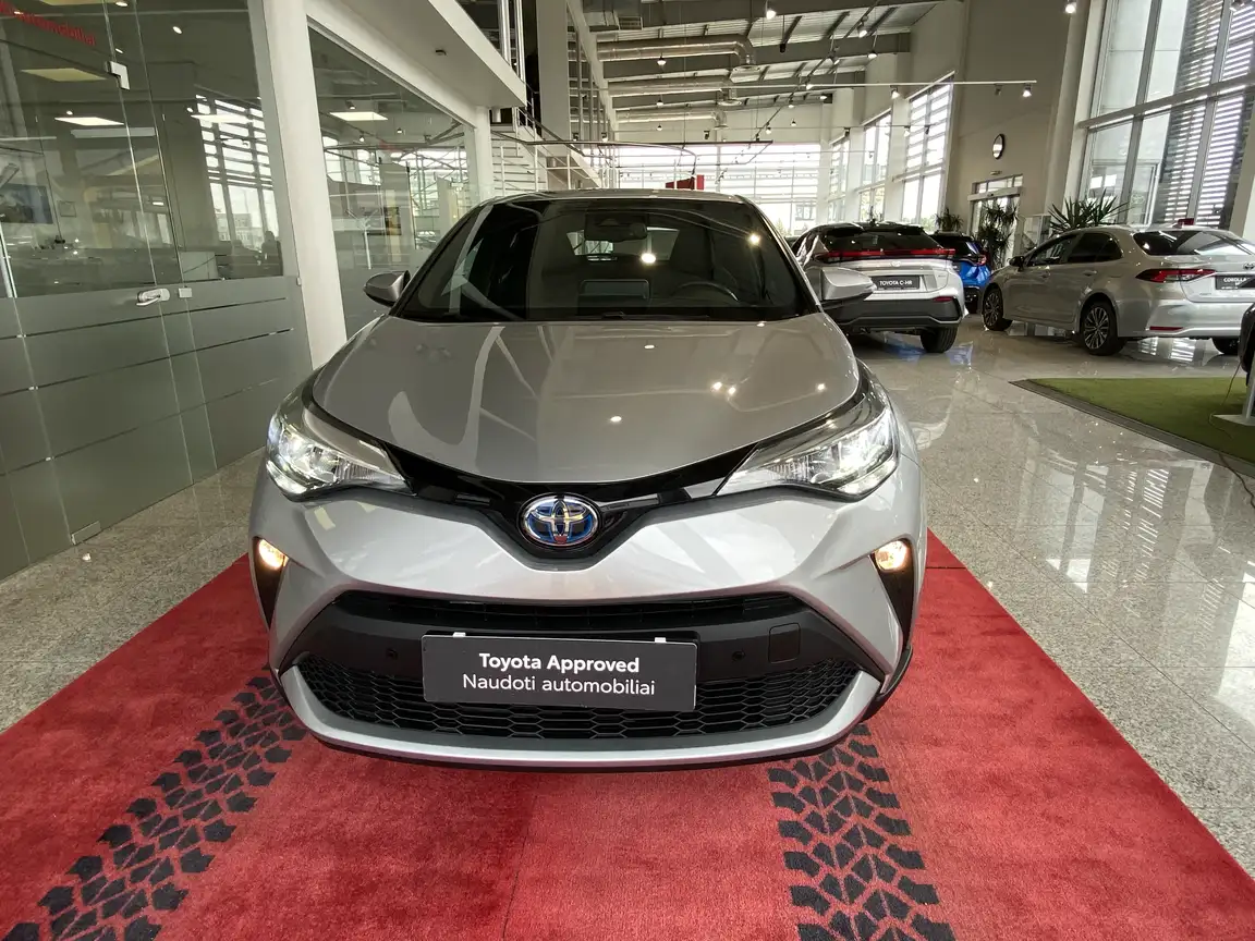 TOYOTA C-HR