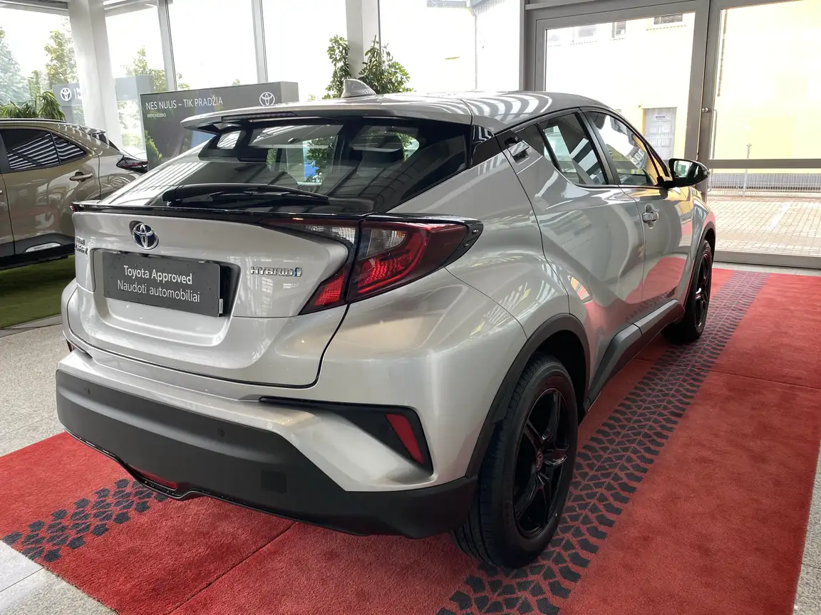 TOYOTA C-HR