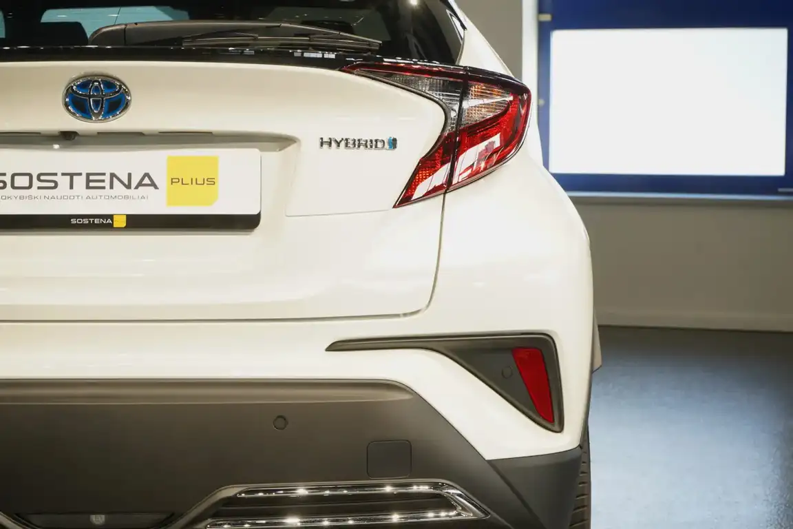 TOYOTA C-HR