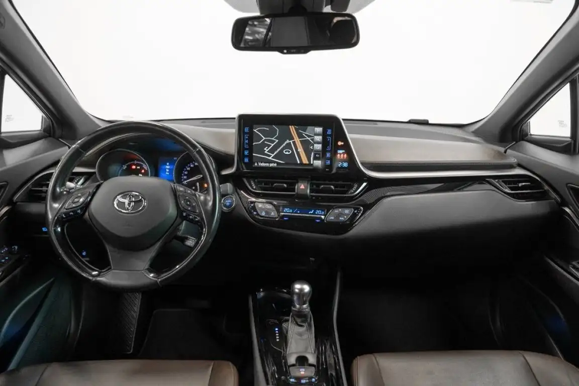 TOYOTA C-HR
