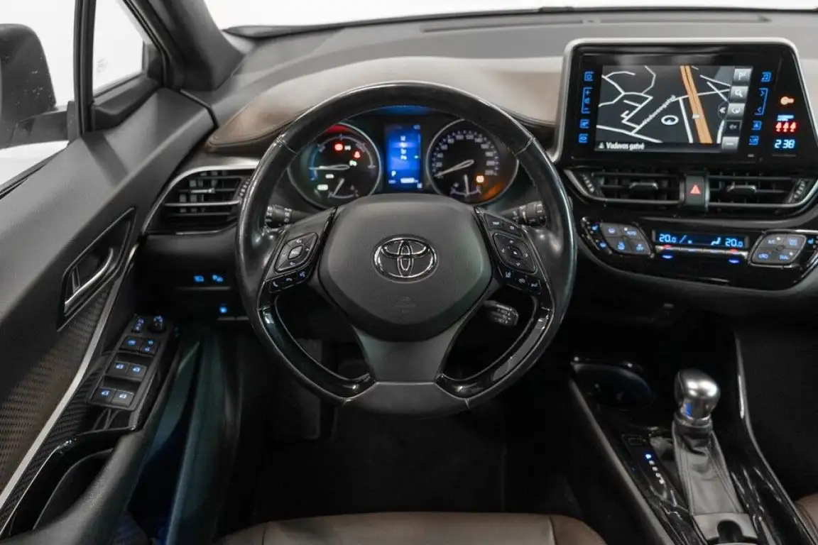TOYOTA C-HR