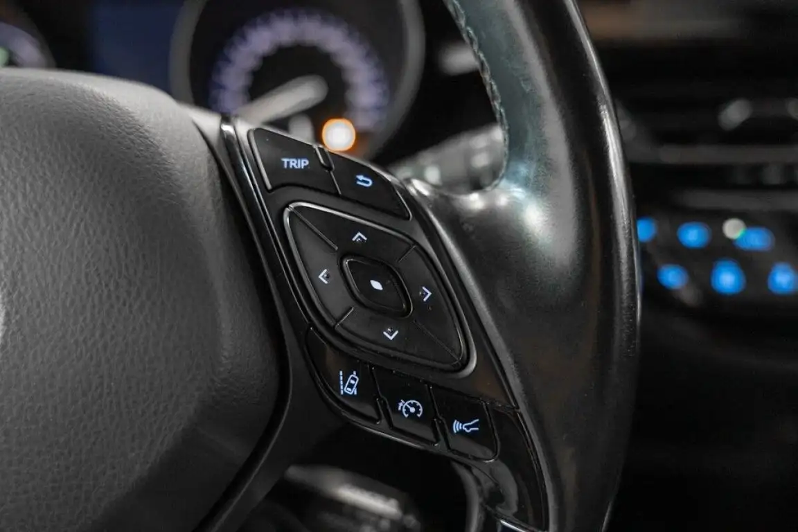 TOYOTA C-HR