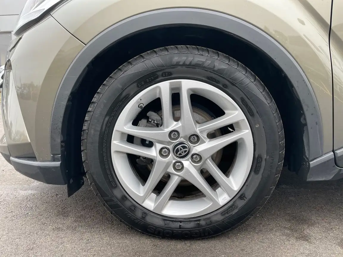 TOYOTA C-HR