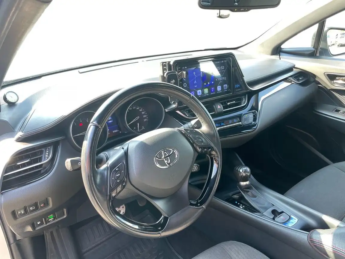 TOYOTA C-HR