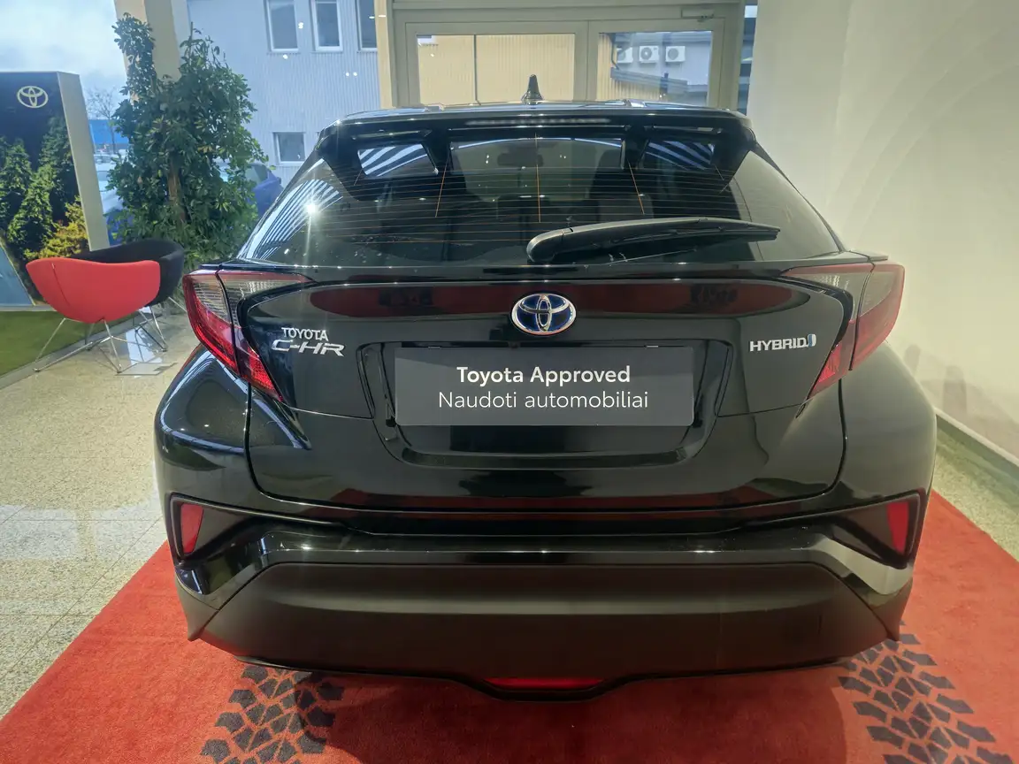 TOYOTA C-HR