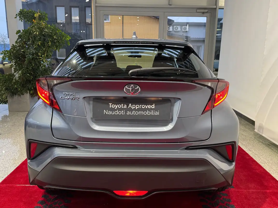 TOYOTA C-HR
