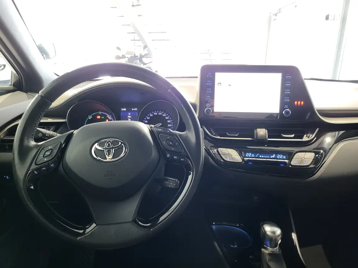 TOYOTA C-HR
