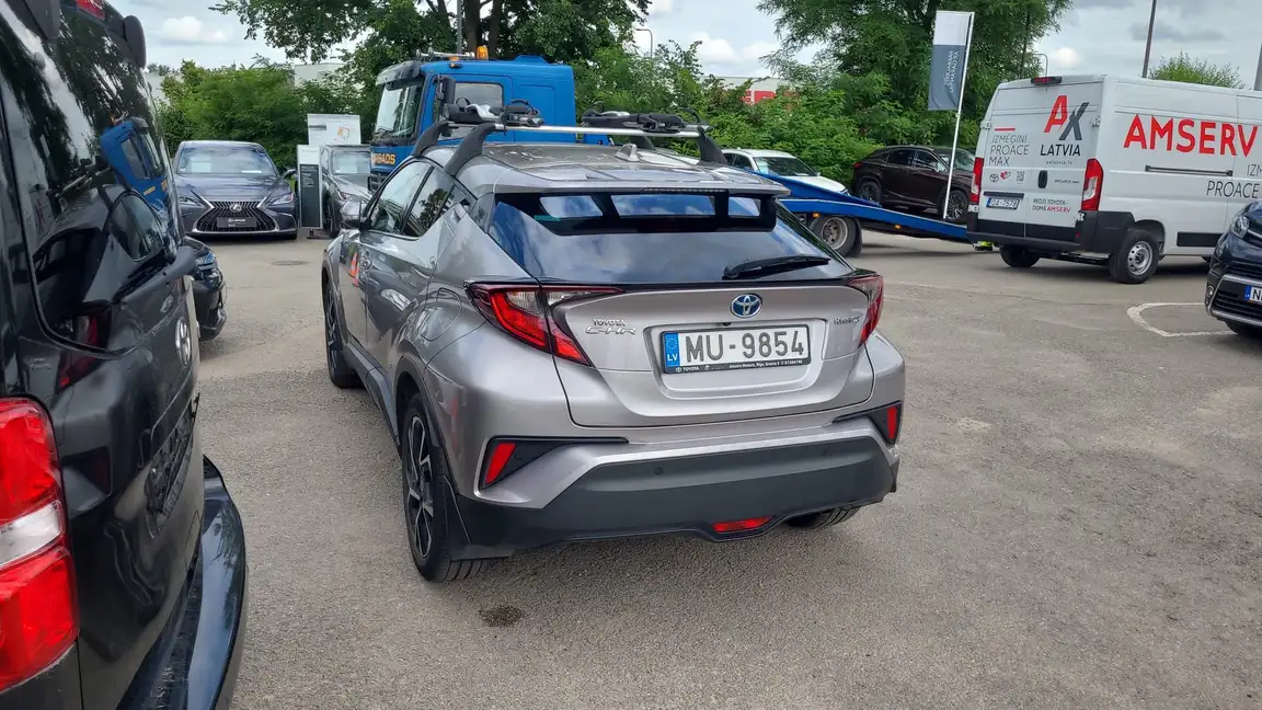 TOYOTA C-HR