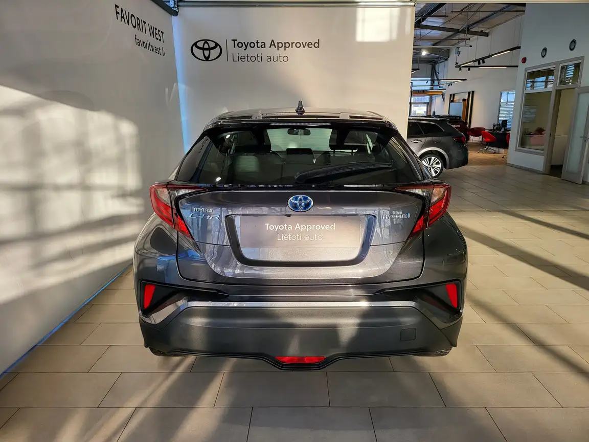 TOYOTA C-HR