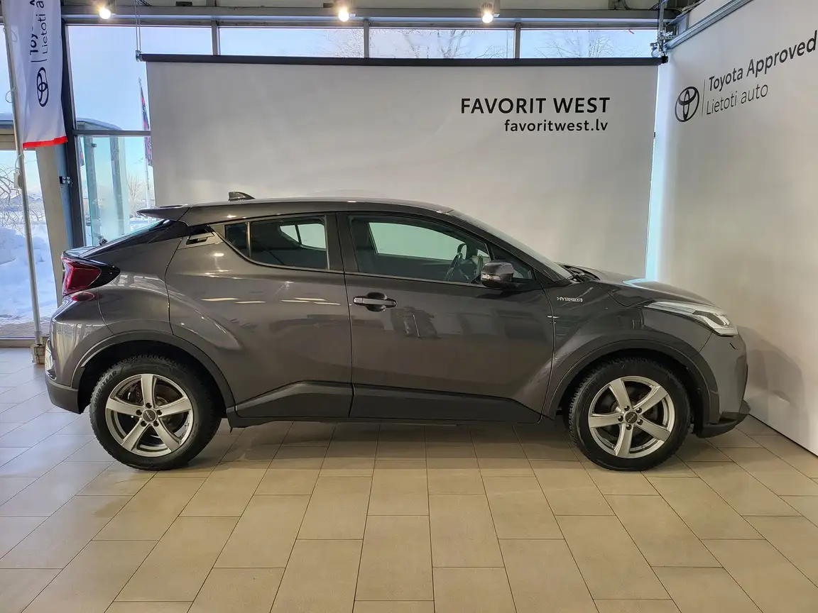 TOYOTA C-HR