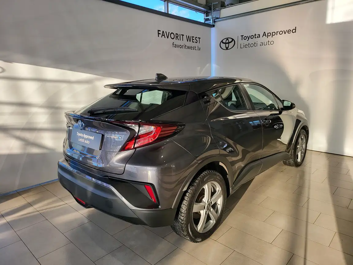 TOYOTA C-HR