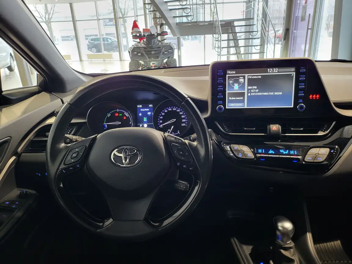 TOYOTA C-HR