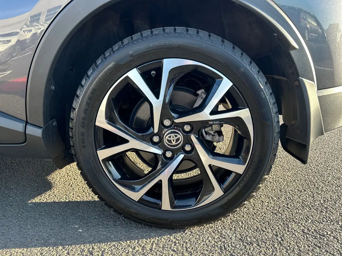 TOYOTA C-HR