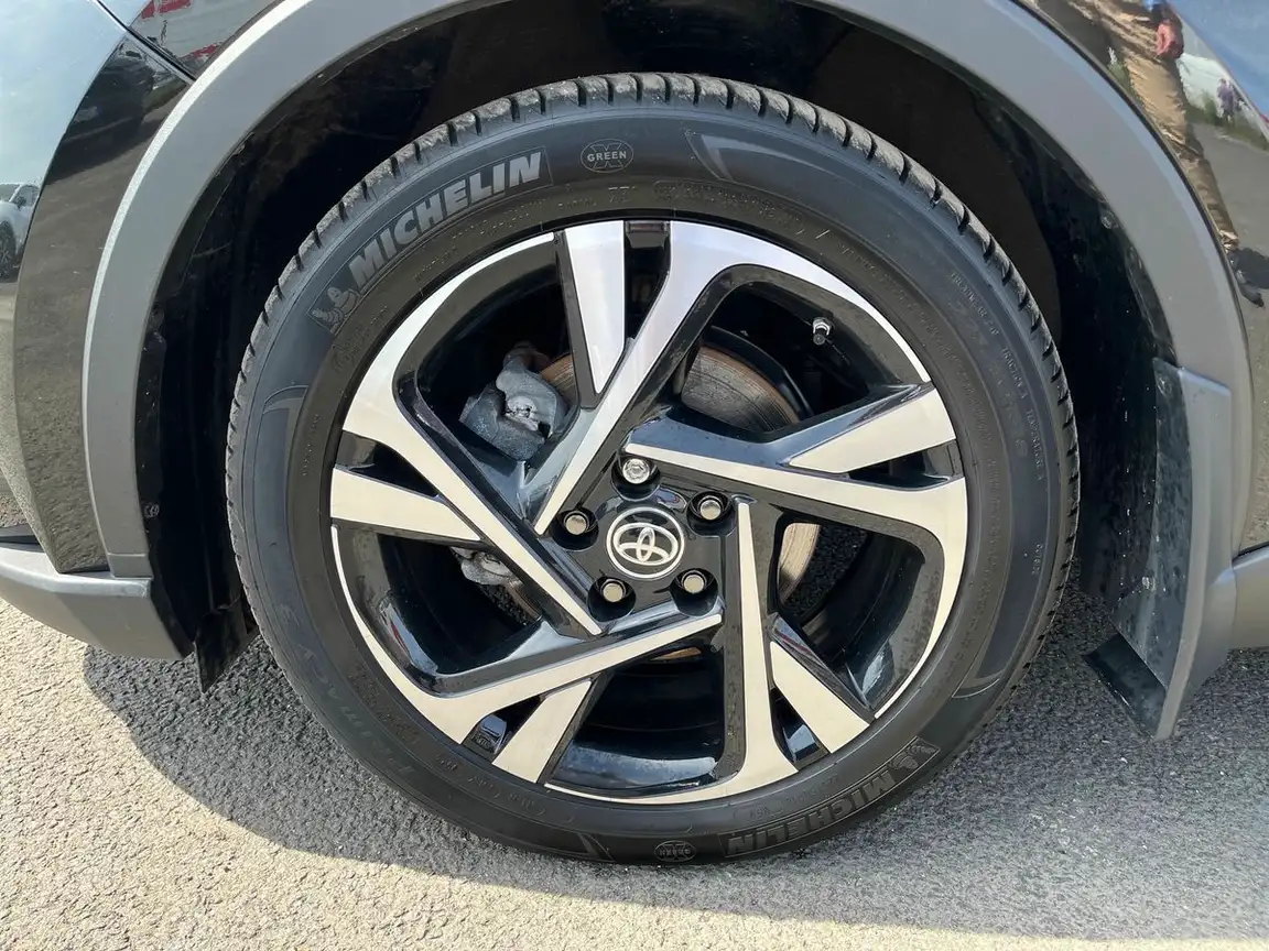 TOYOTA C-HR