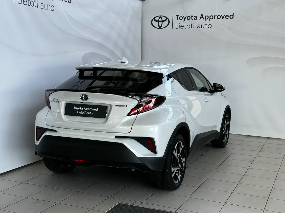 TOYOTA C-HR