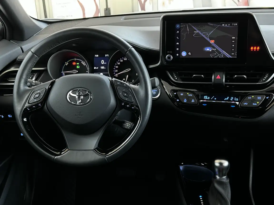 TOYOTA C-HR