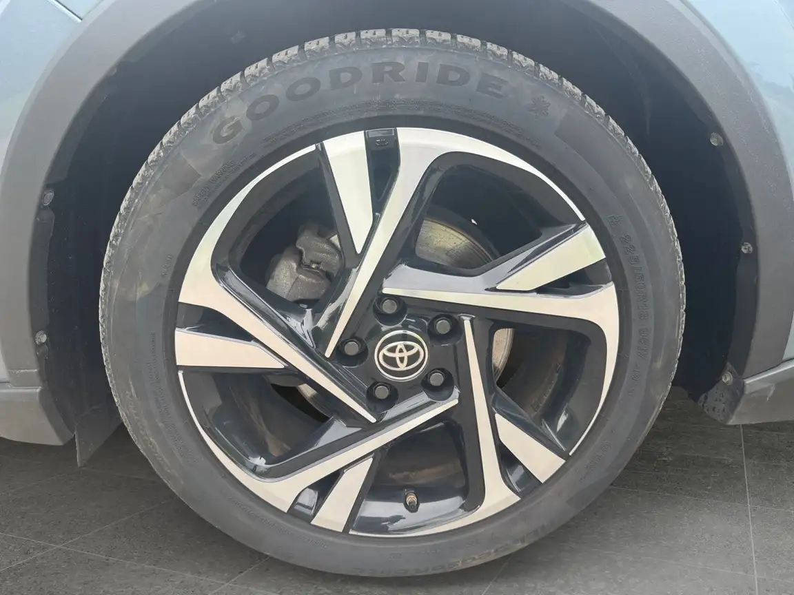 TOYOTA C-HR