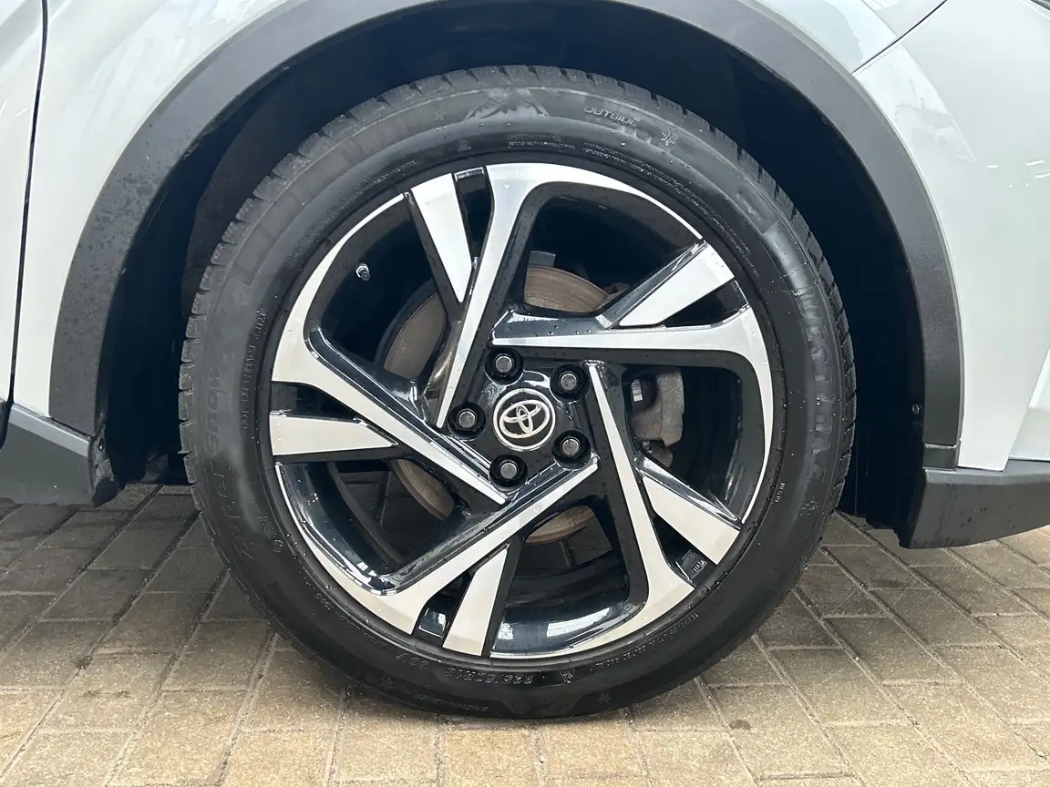 TOYOTA C-HR