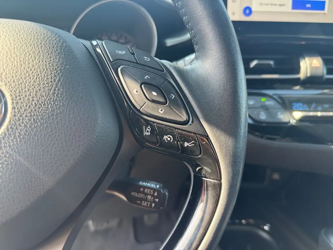 TOYOTA C-HR