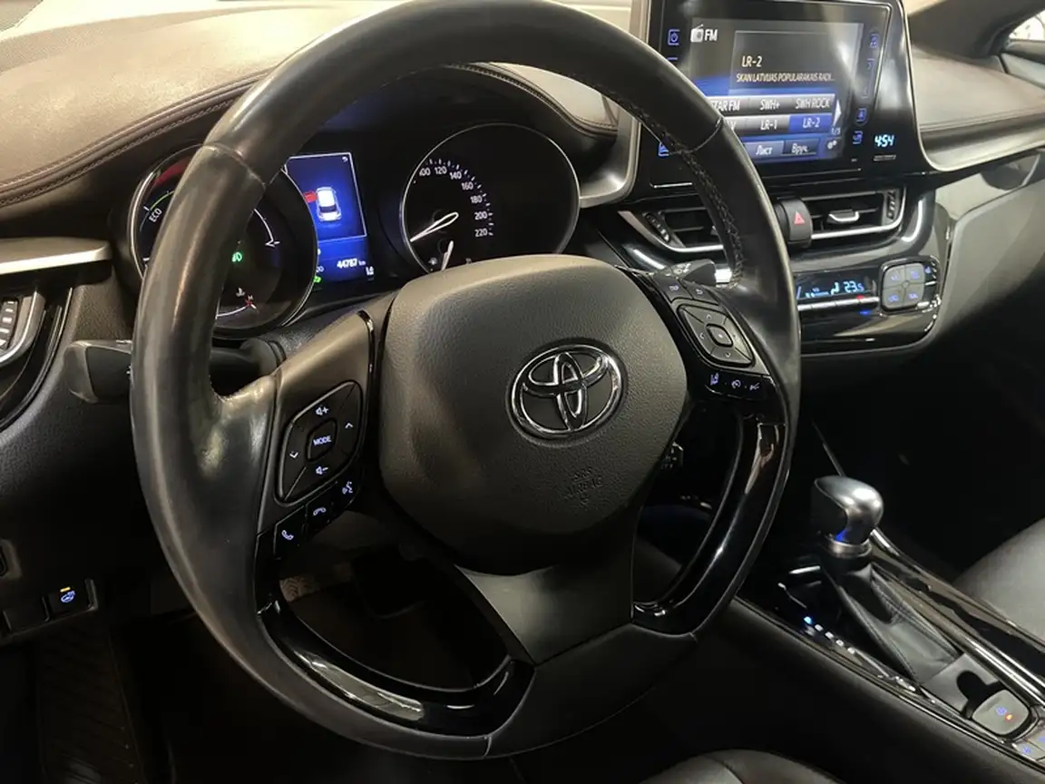 TOYOTA C-HR