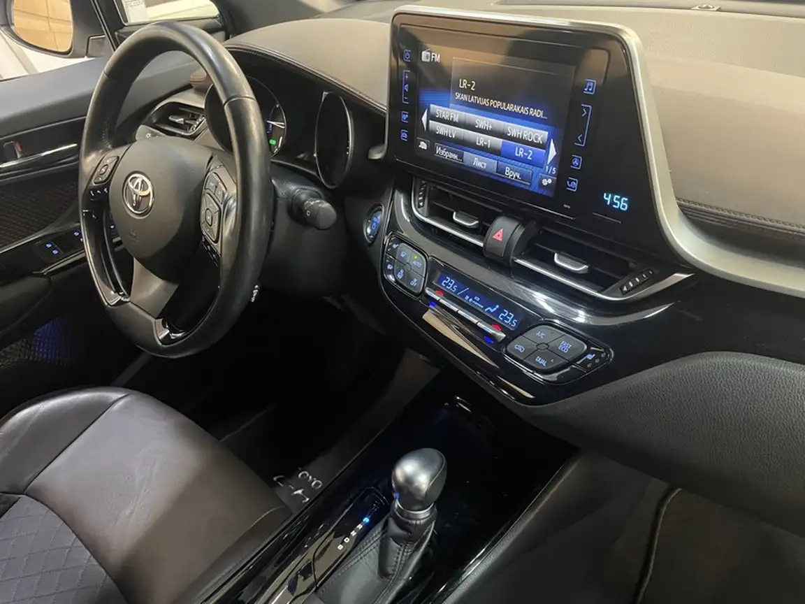TOYOTA C-HR