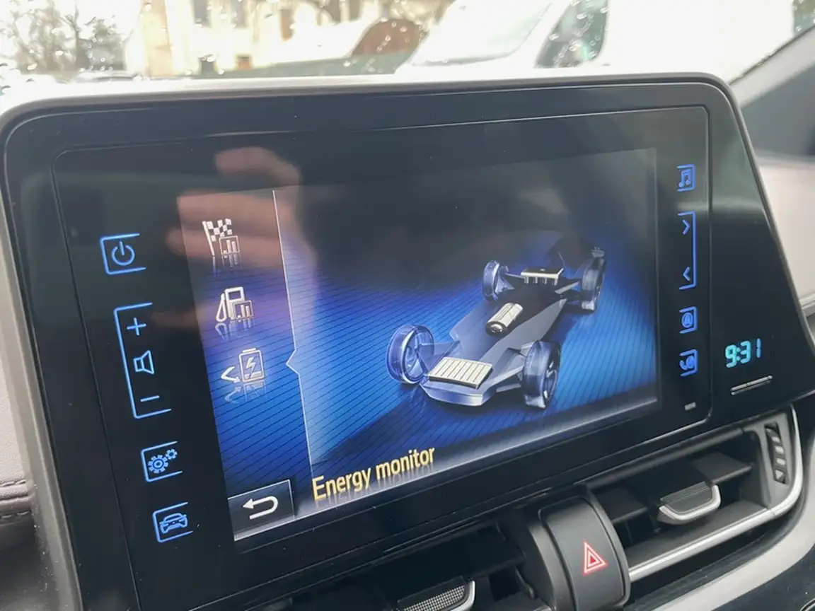 TOYOTA C-HR
