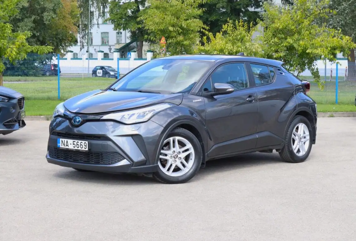 TOYOTA C-HR
