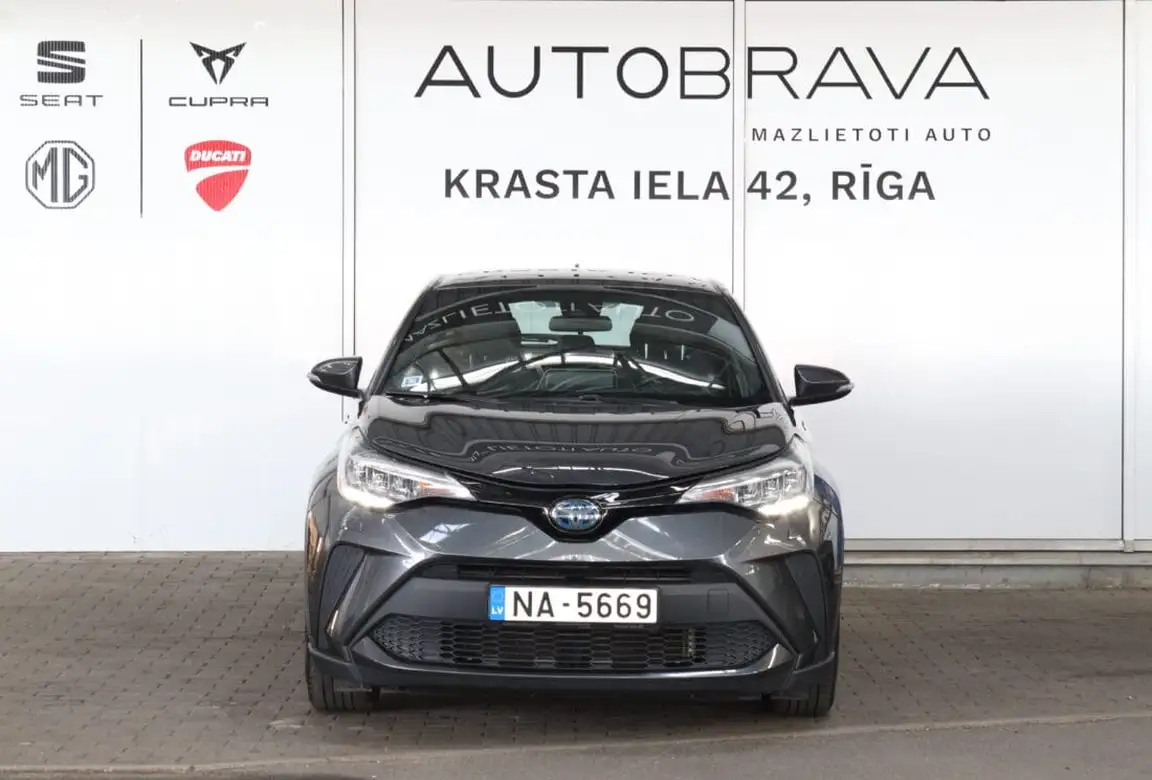 TOYOTA C-HR