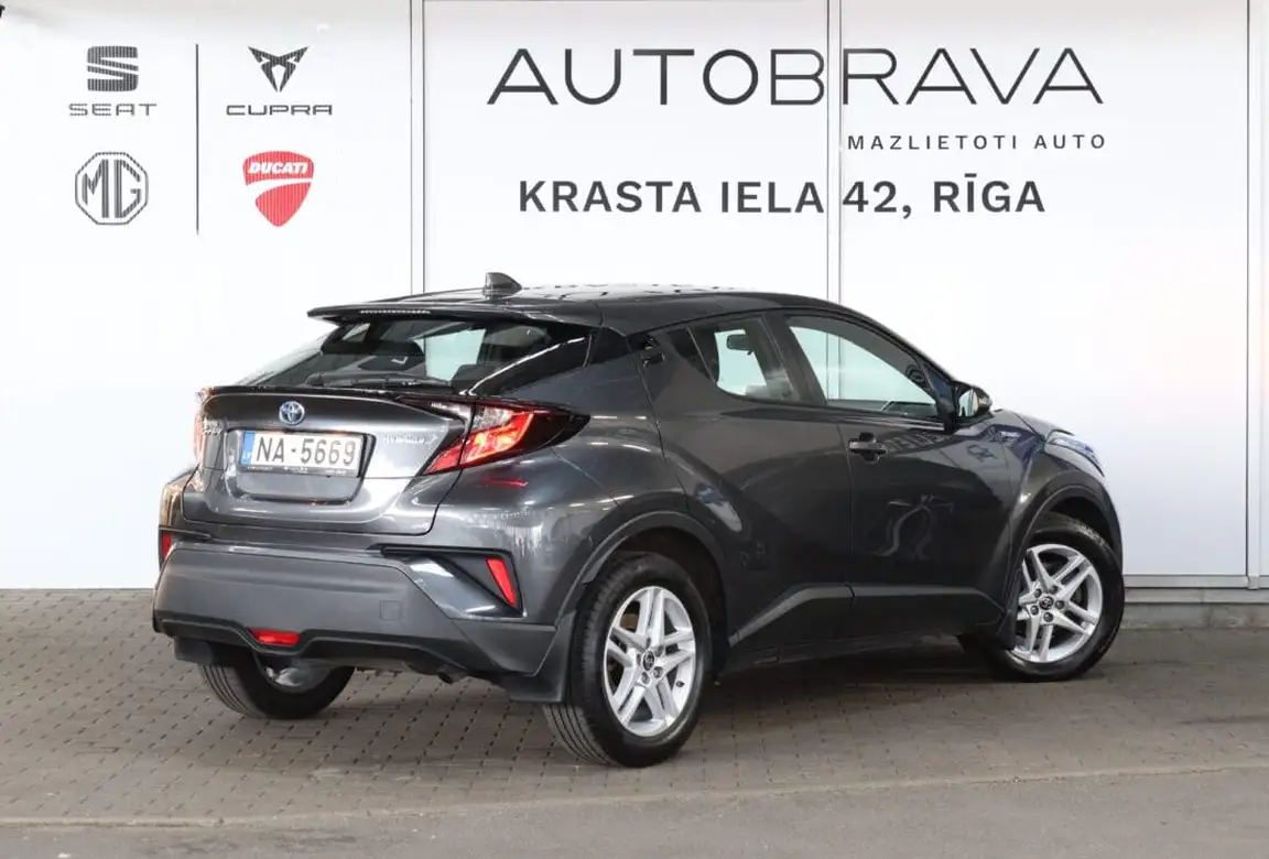TOYOTA C-HR
