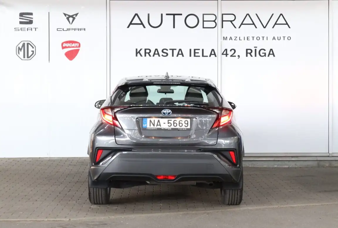 TOYOTA C-HR