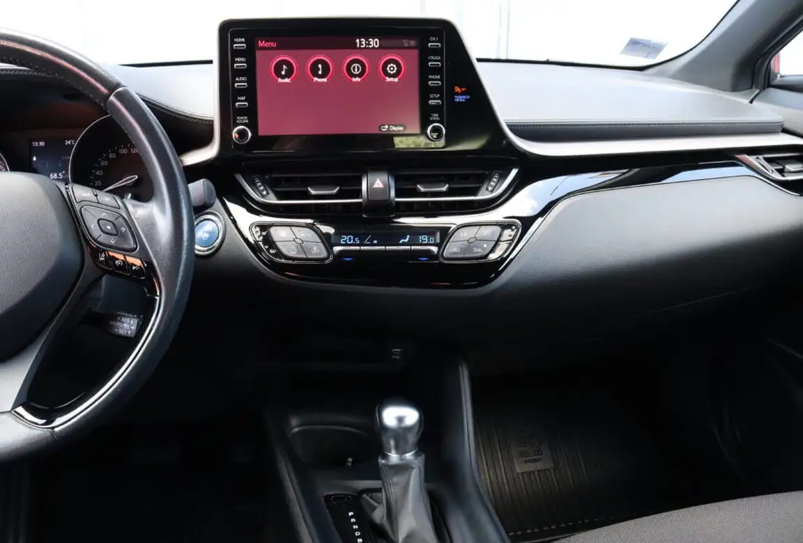 TOYOTA C-HR