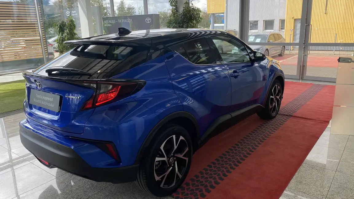 TOYOTA C-HR