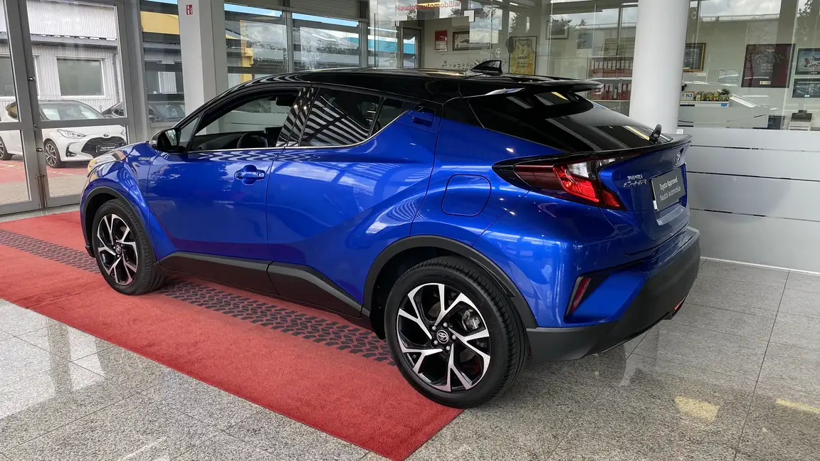 TOYOTA C-HR