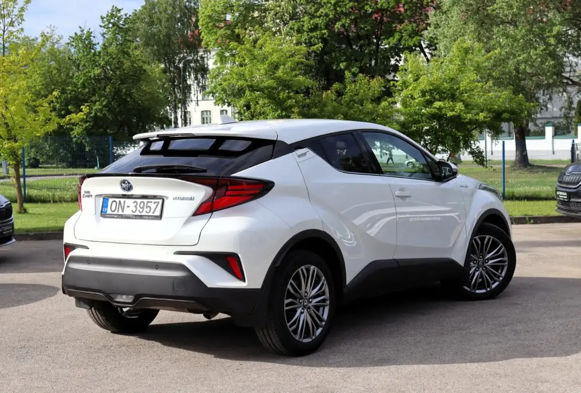 TOYOTA C-HR